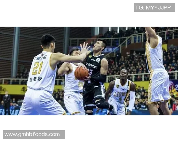 CBA总决赛首战北京对阵辽宁精彩对决回顾与分析