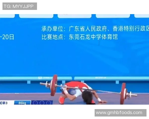 全运会｜确定冠军后，她再度走上举重台