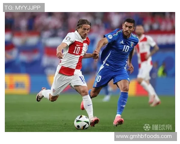 洛伦佐回应点球争议：“我的确被碰到了，这不是假摔”